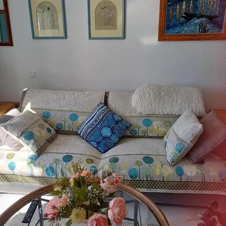 Sunny In With Sea Views Apartment