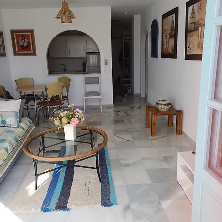 Sunny In With Sea Views Apartment *